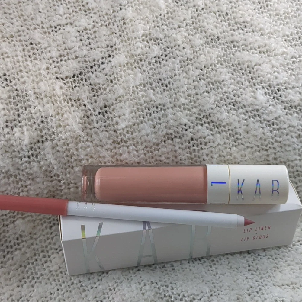 KAB Cosmetics Lip Duo in Tangled, Gloss(6g/0.2fl oz), Liner(1.2g/0.04oz